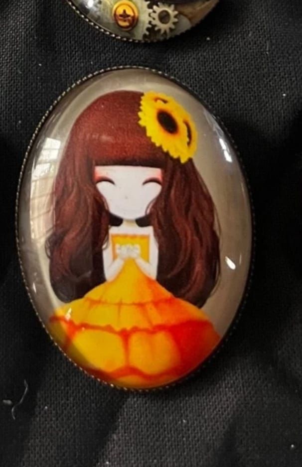 Lot 142: Cameo brooch