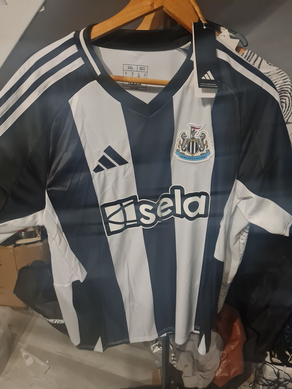 Lot 137: Brand new Newcastle fc 2xl