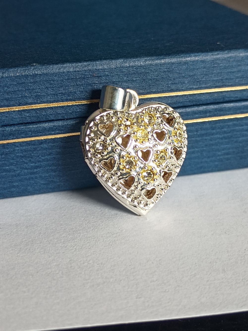 Lot 163: Diamante Heart Locket Pendant