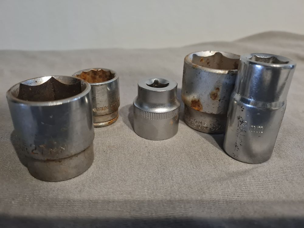 Lot 190: Lot of shallow sockets