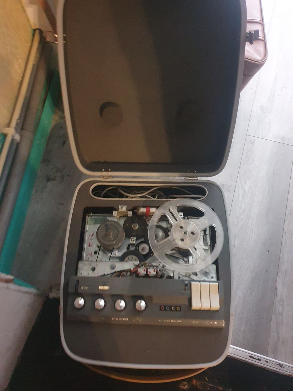 Lot 194: Vintage cased reel to reel
