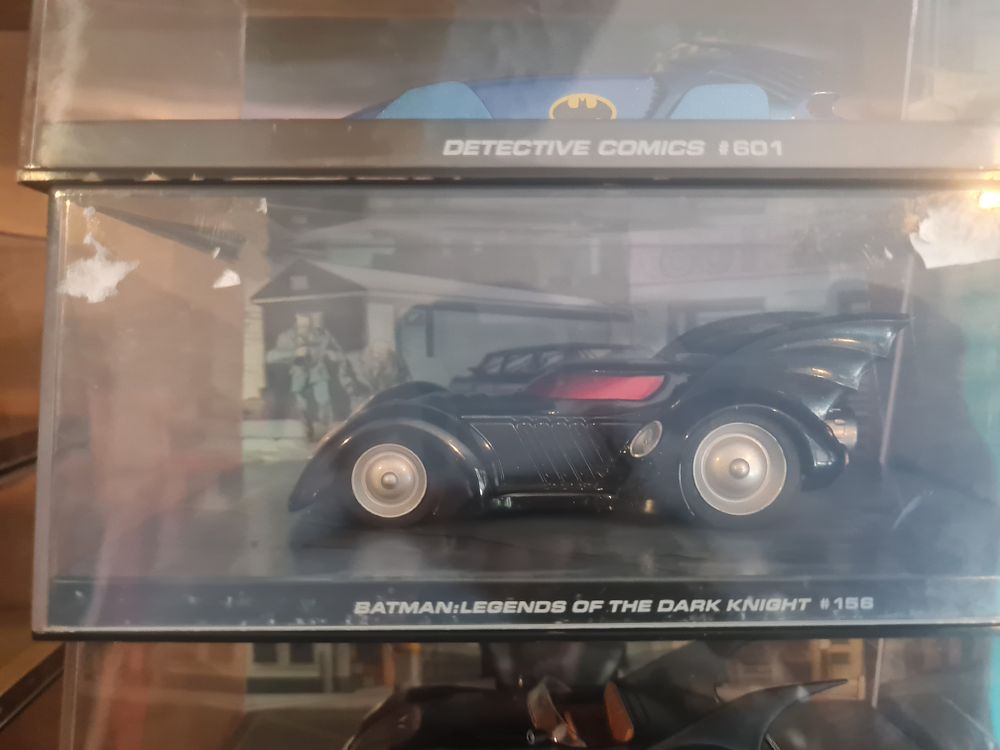 Lot 209: Cased batman model