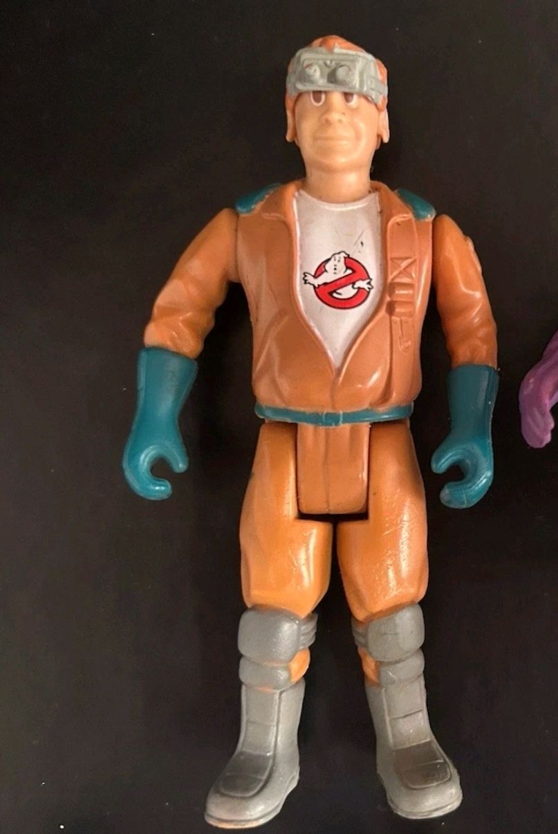 Lot 215: Ghostbusters figure