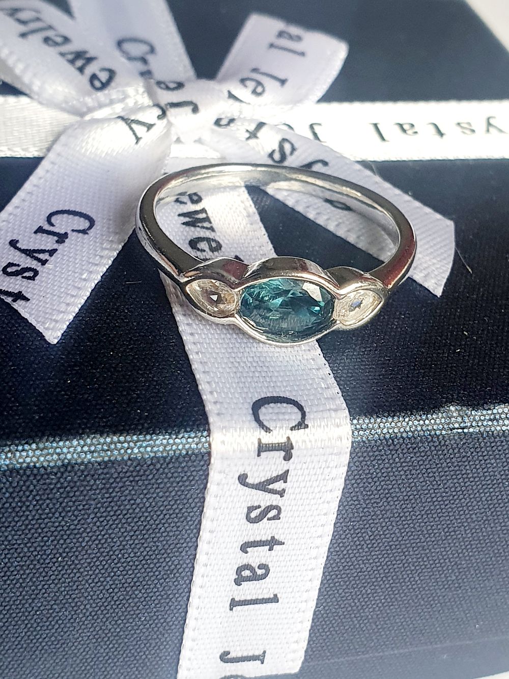 Lot 233: Ladies Triple Stone Ring