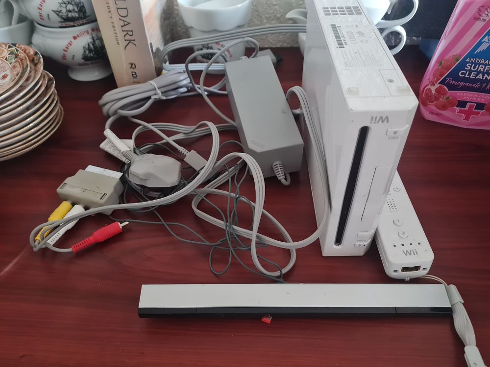Lot 14f: Wii console