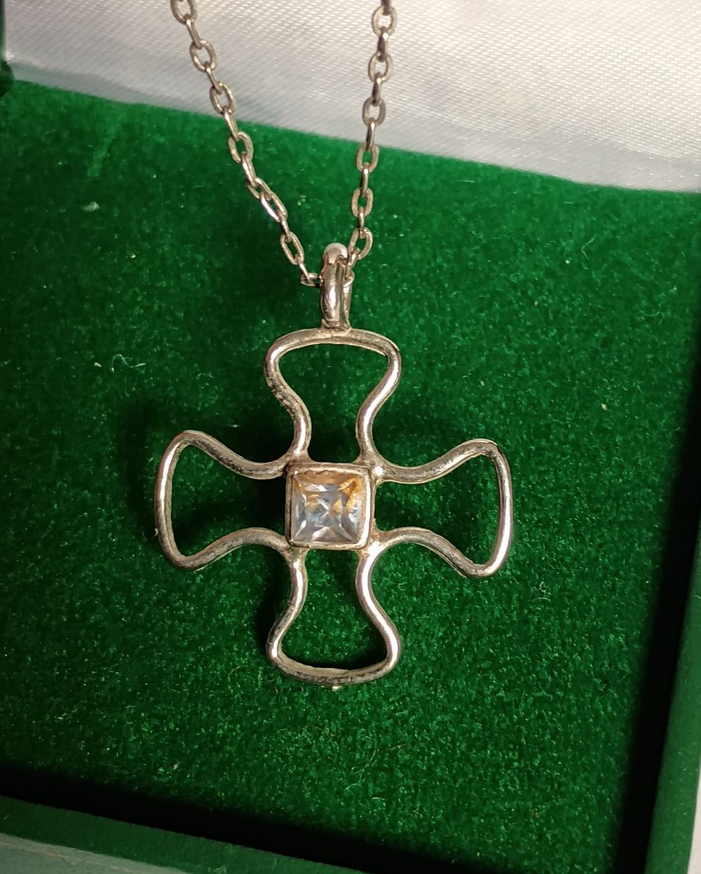Lot 364: Blue Stone Pendant on Chain