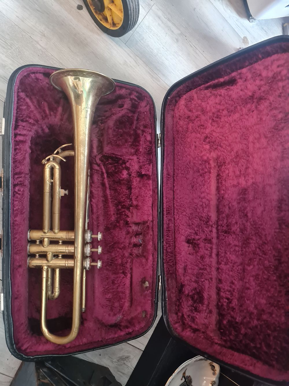 Lot 404: Vintage cased trumpet