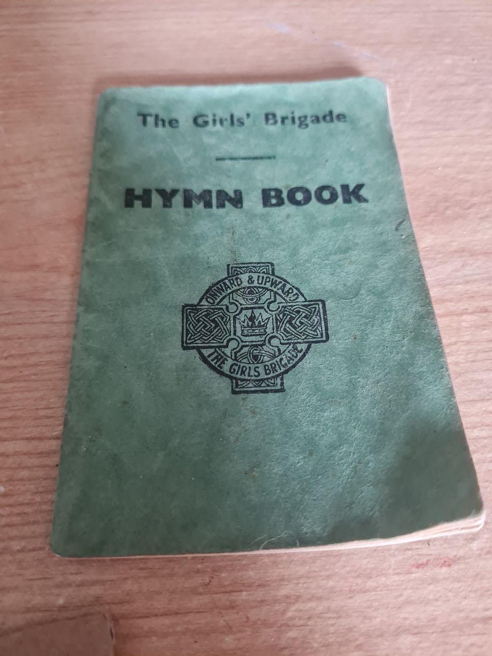 Lot 119: Vintage girl guides booklet