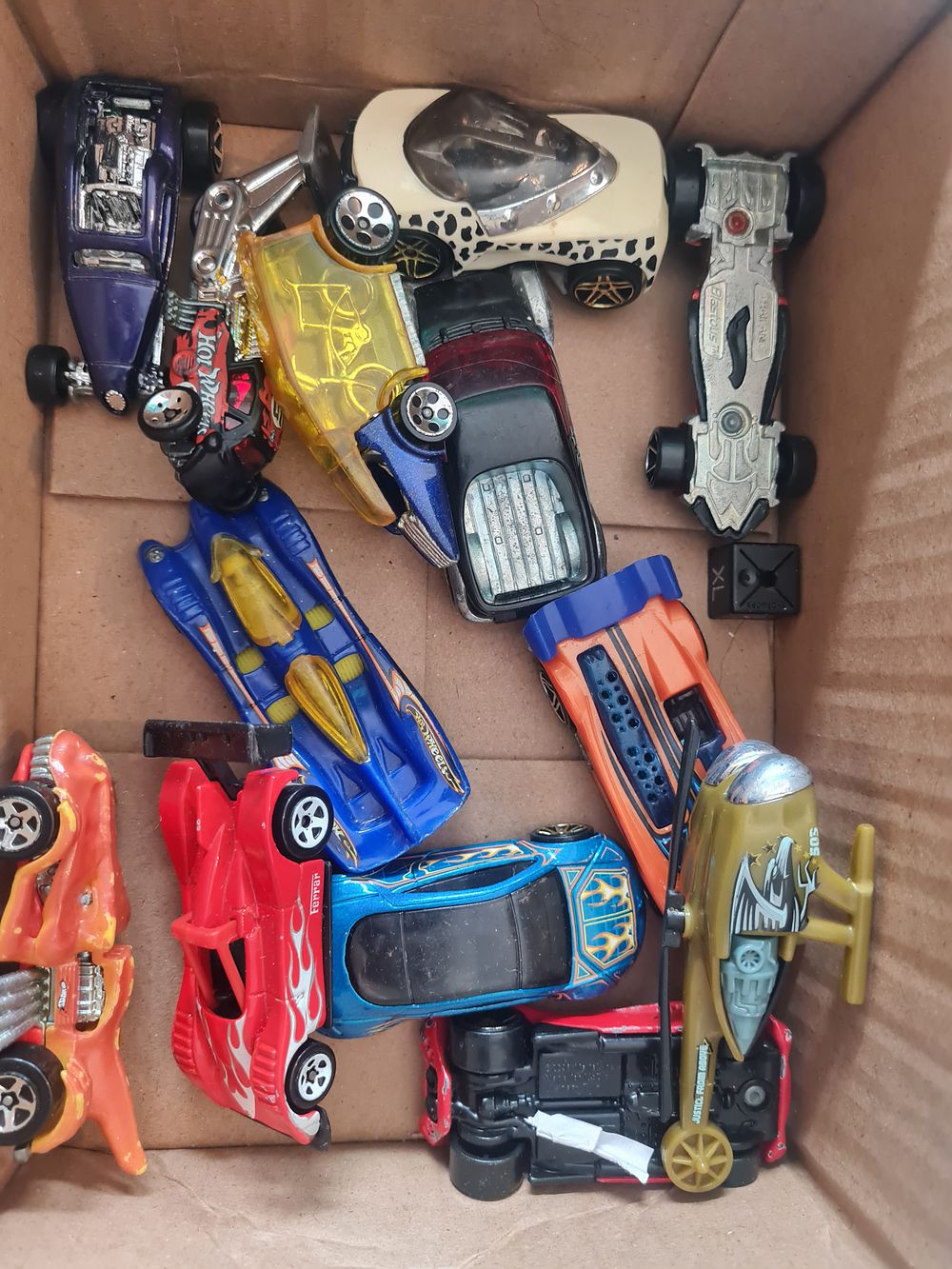 Lot 169: Box of model cara