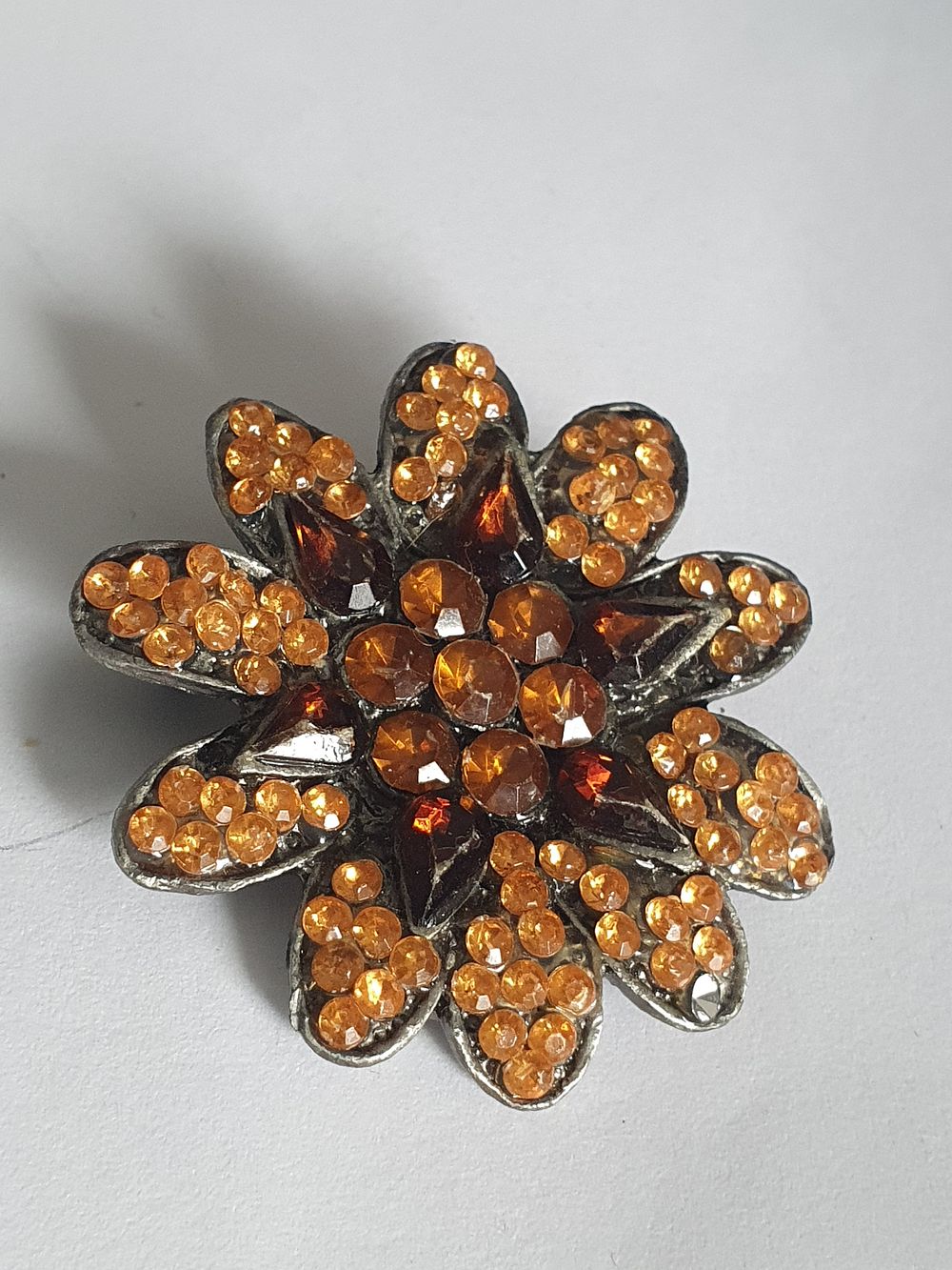 Lot 196: Vintage Brooch