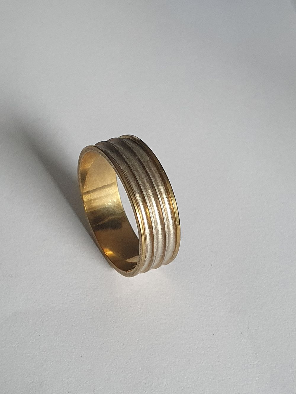 Lot 203: 2 Tone Band Ring