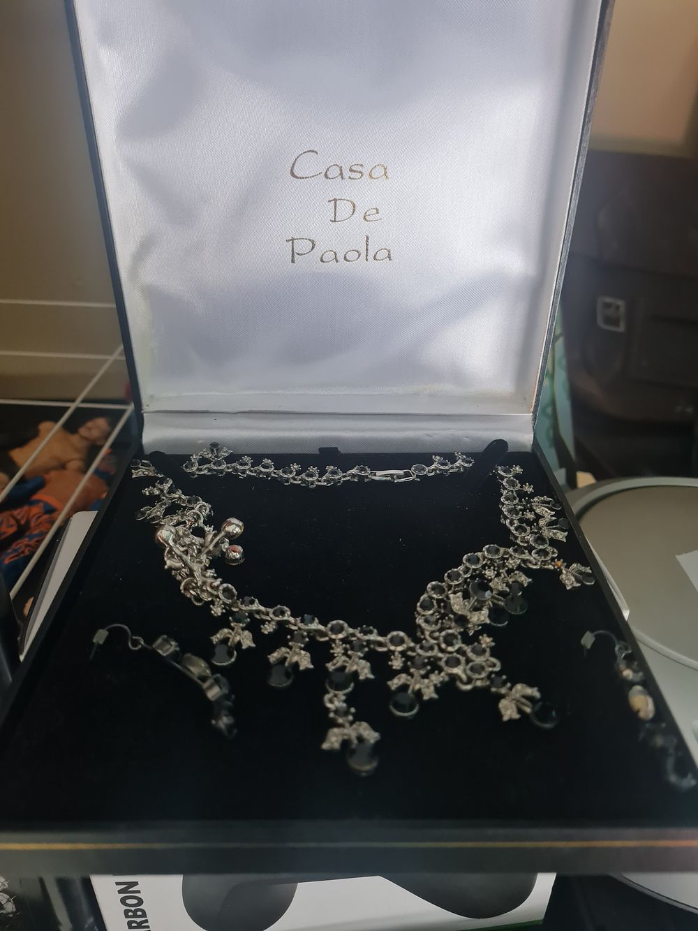 Lot 189: Boxed jewellery