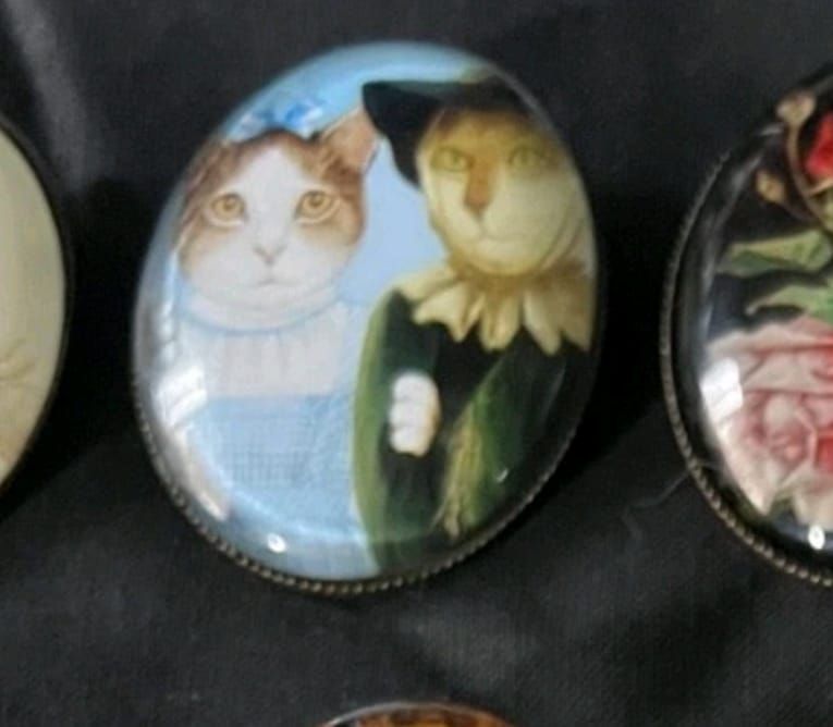 Lot 231: Scarecrow.brooch