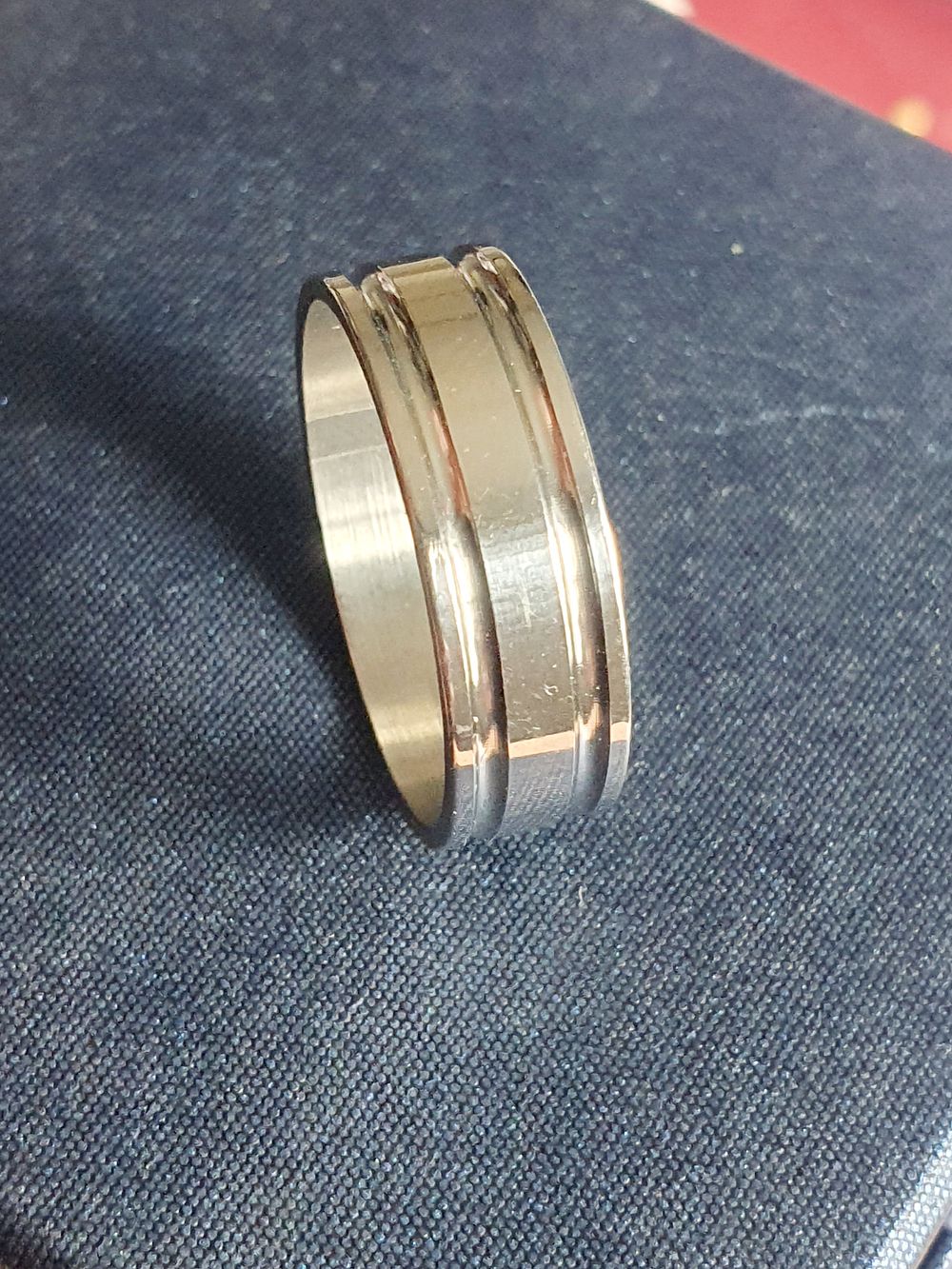 Lot 274: Solid Band Ring