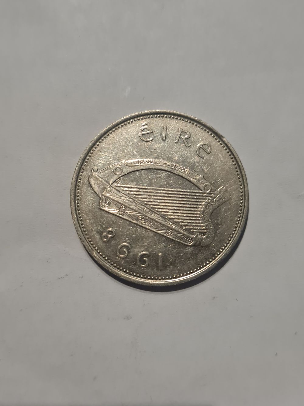 Lot 278: Vintage irish punt