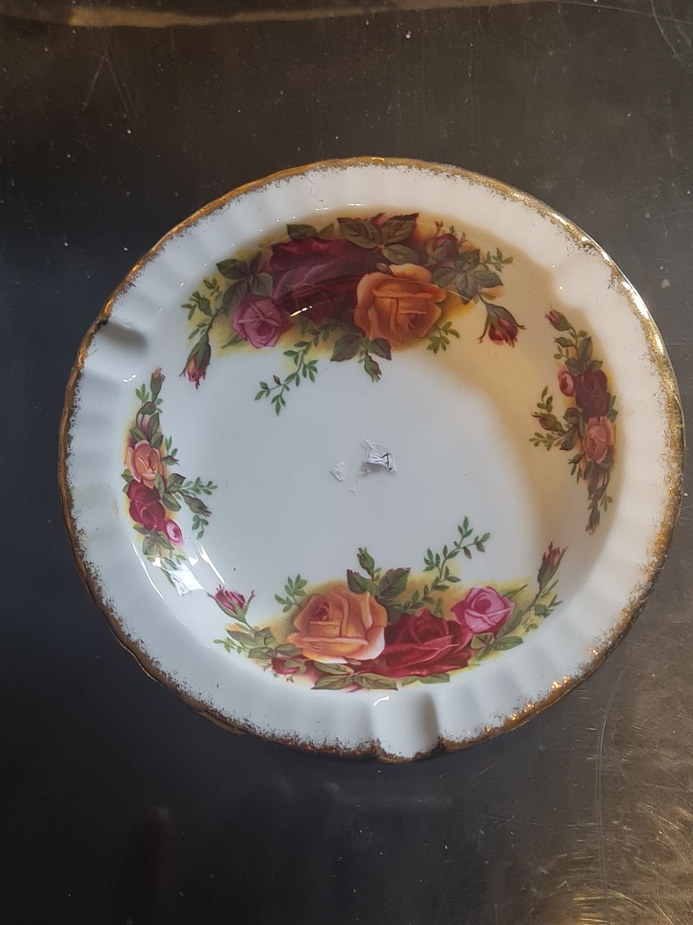 Lot 310: Old country rose small bowl royal albert