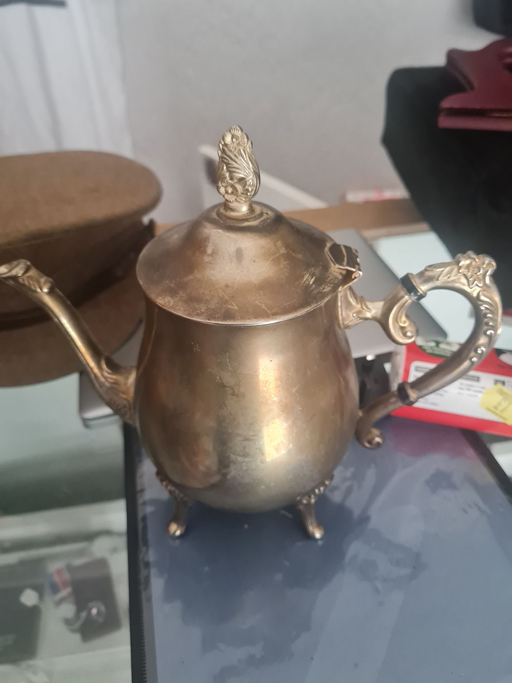 Lot 296: Vintage teapot