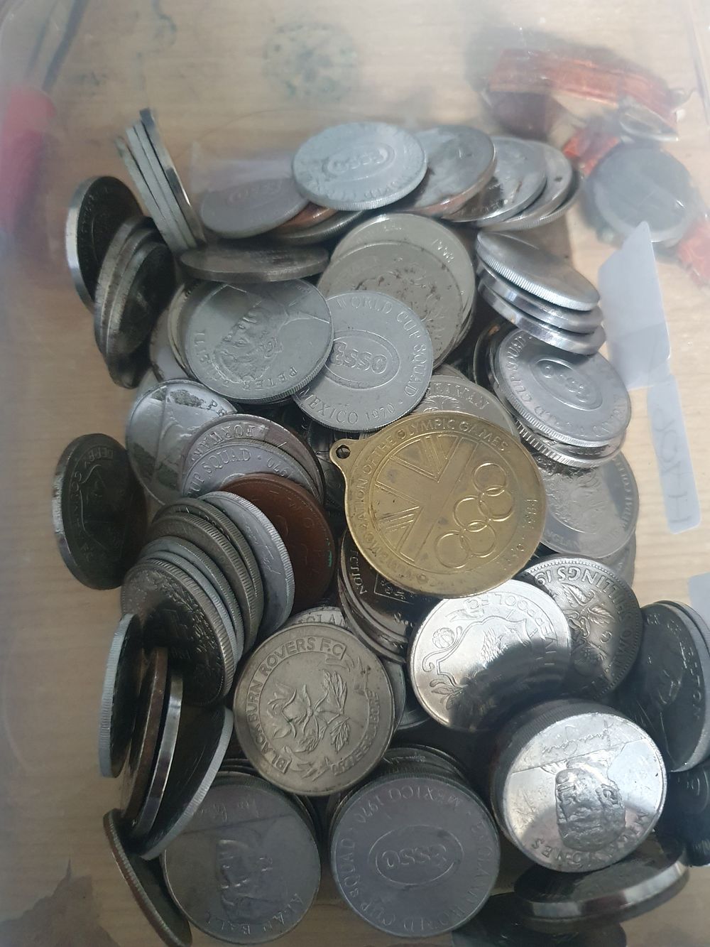 Lot 385: Large lot of coins