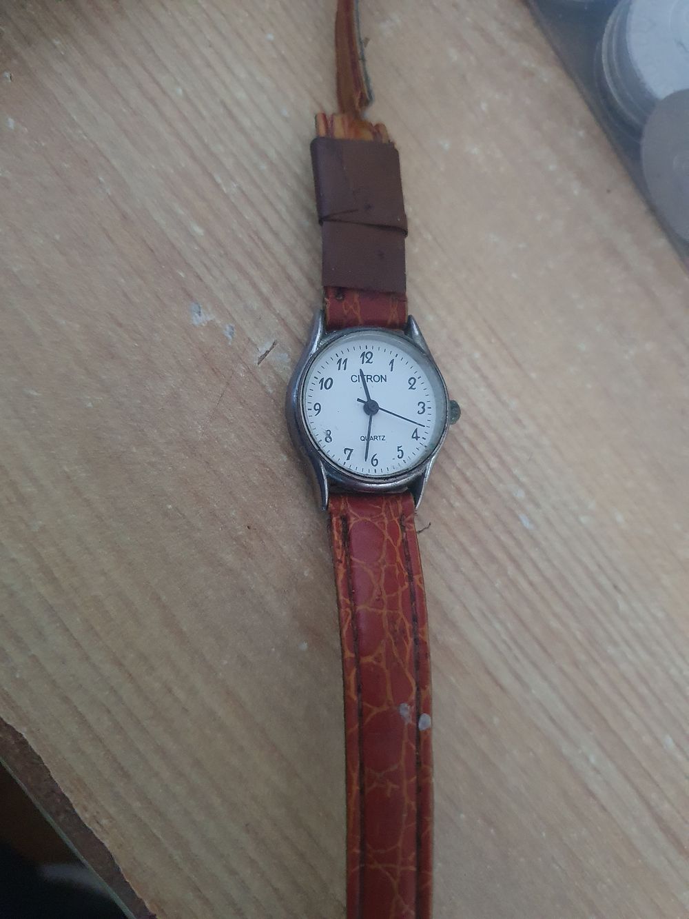 Lot 386: Citron watch