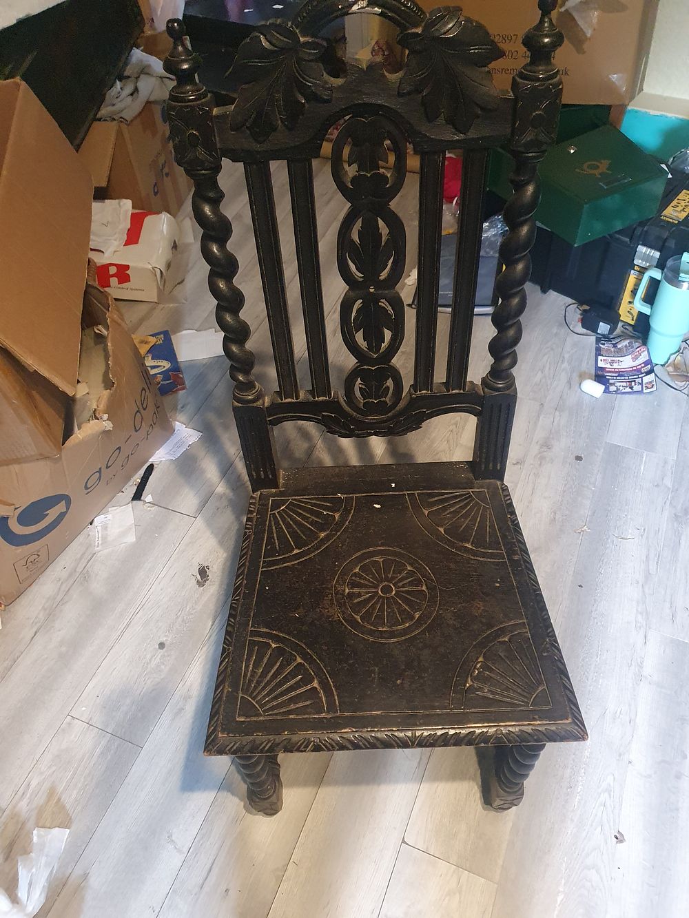 Lot 18d: Antique victorian chair