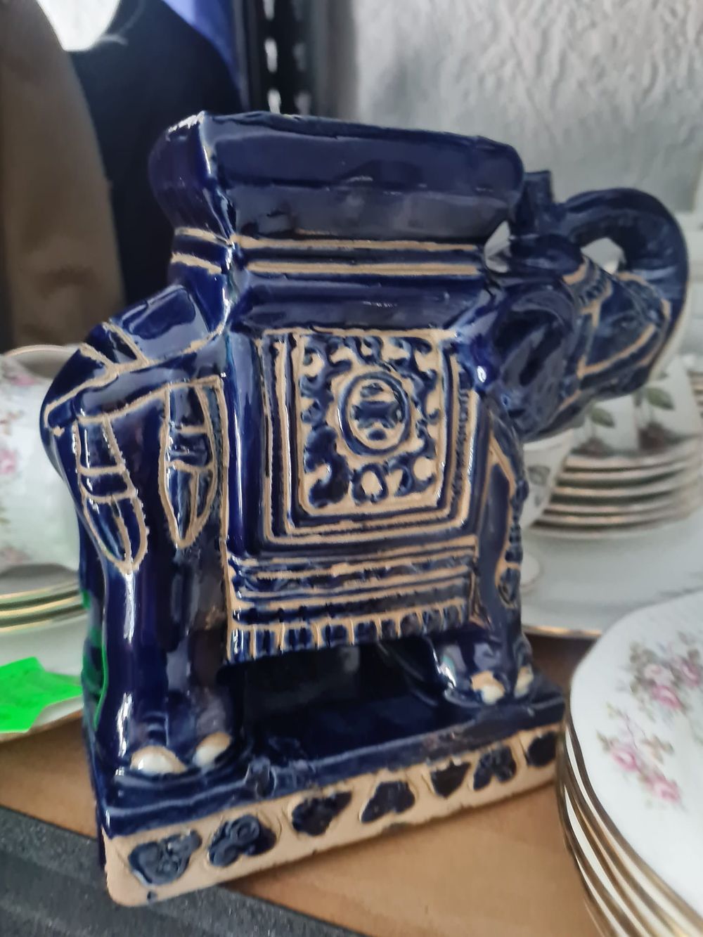 Lot 142: Elephant figure