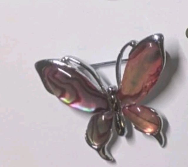 Lot 147: Butterfly broach