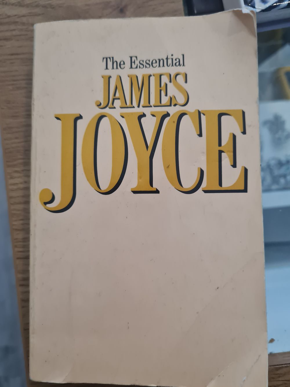 Lot 118: James joyce book