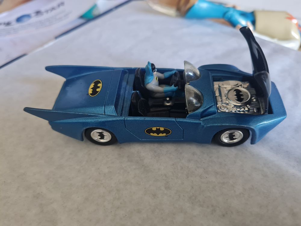 Lot 128: 1980s batman figure