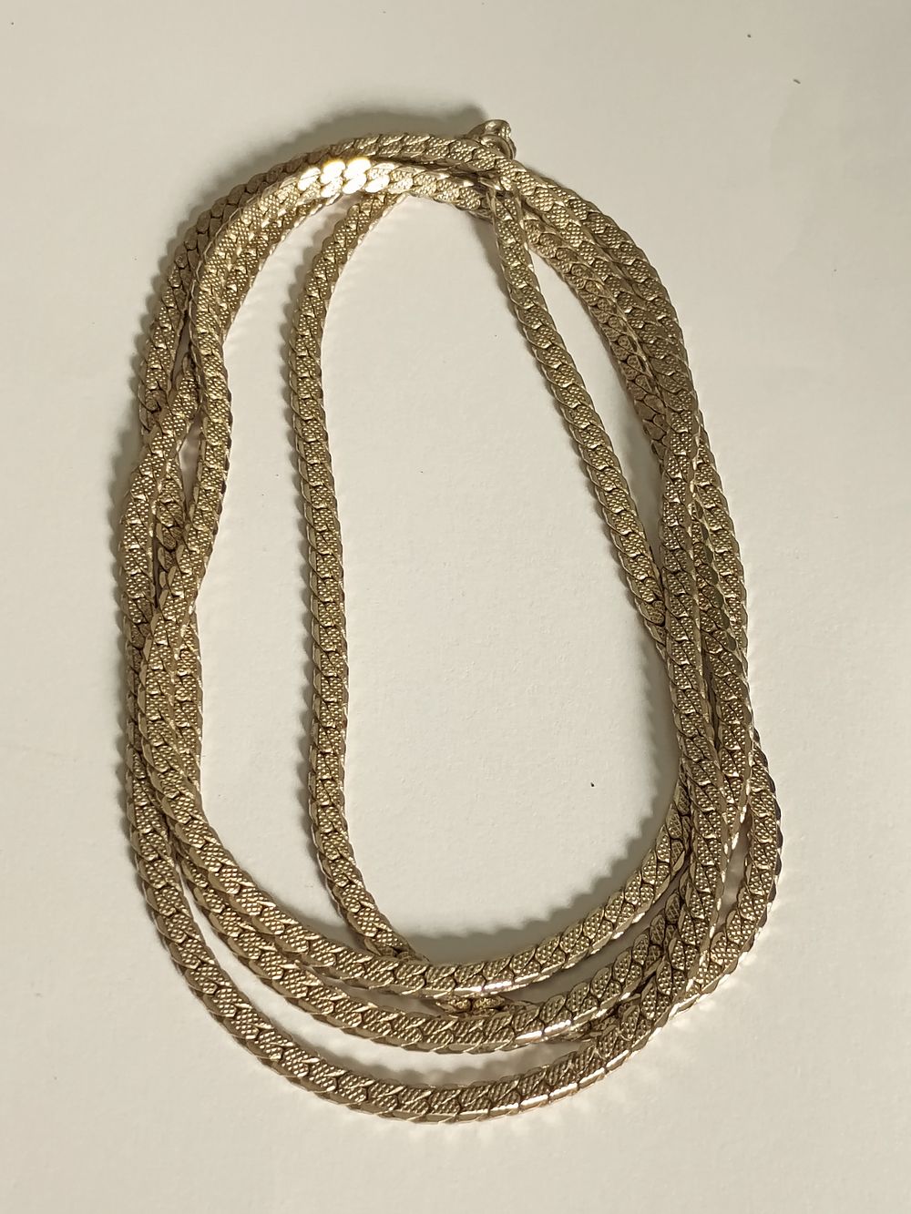 Lot 188: Ladies Long Snake Chain
