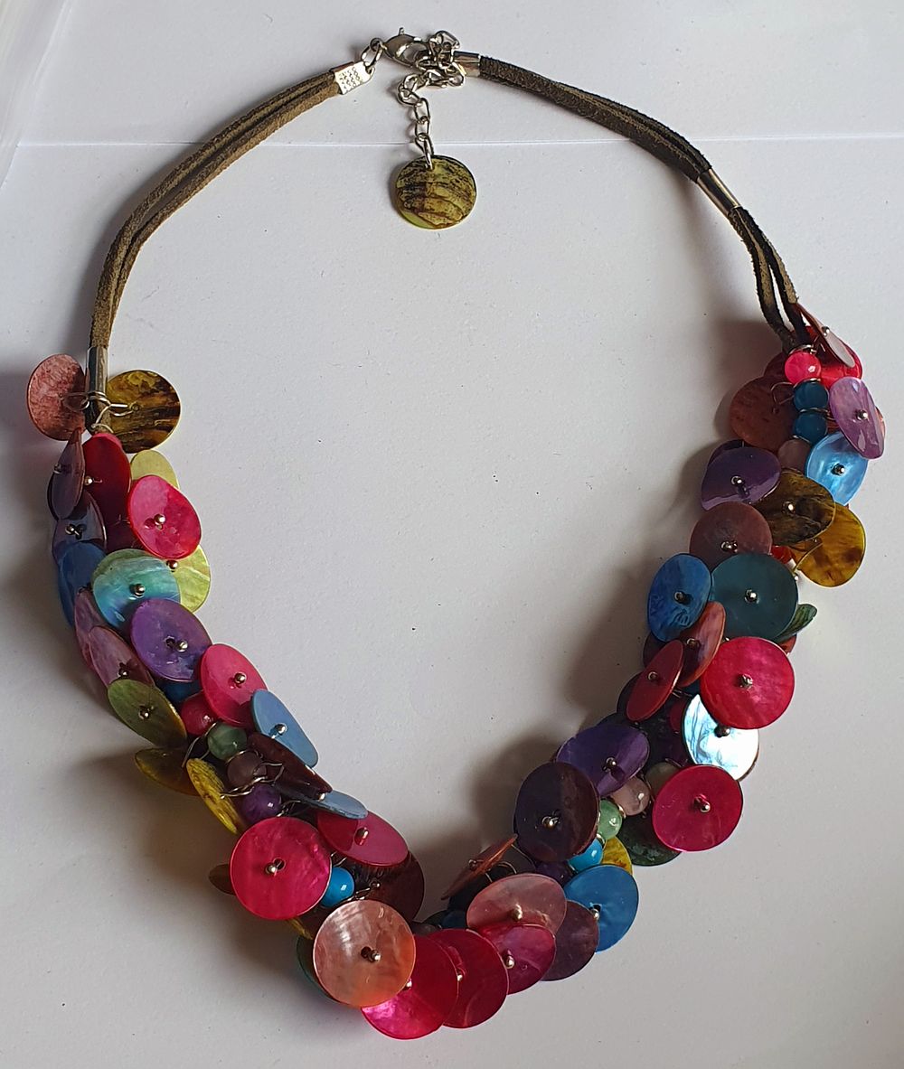 Lot 256: Beautiful Colourful Necklace