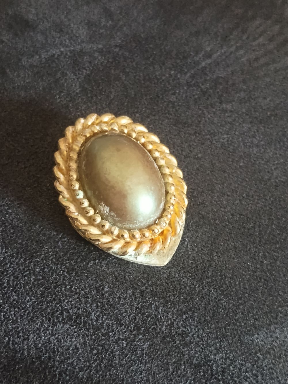 Lot 331: Vintage Scarf Clip