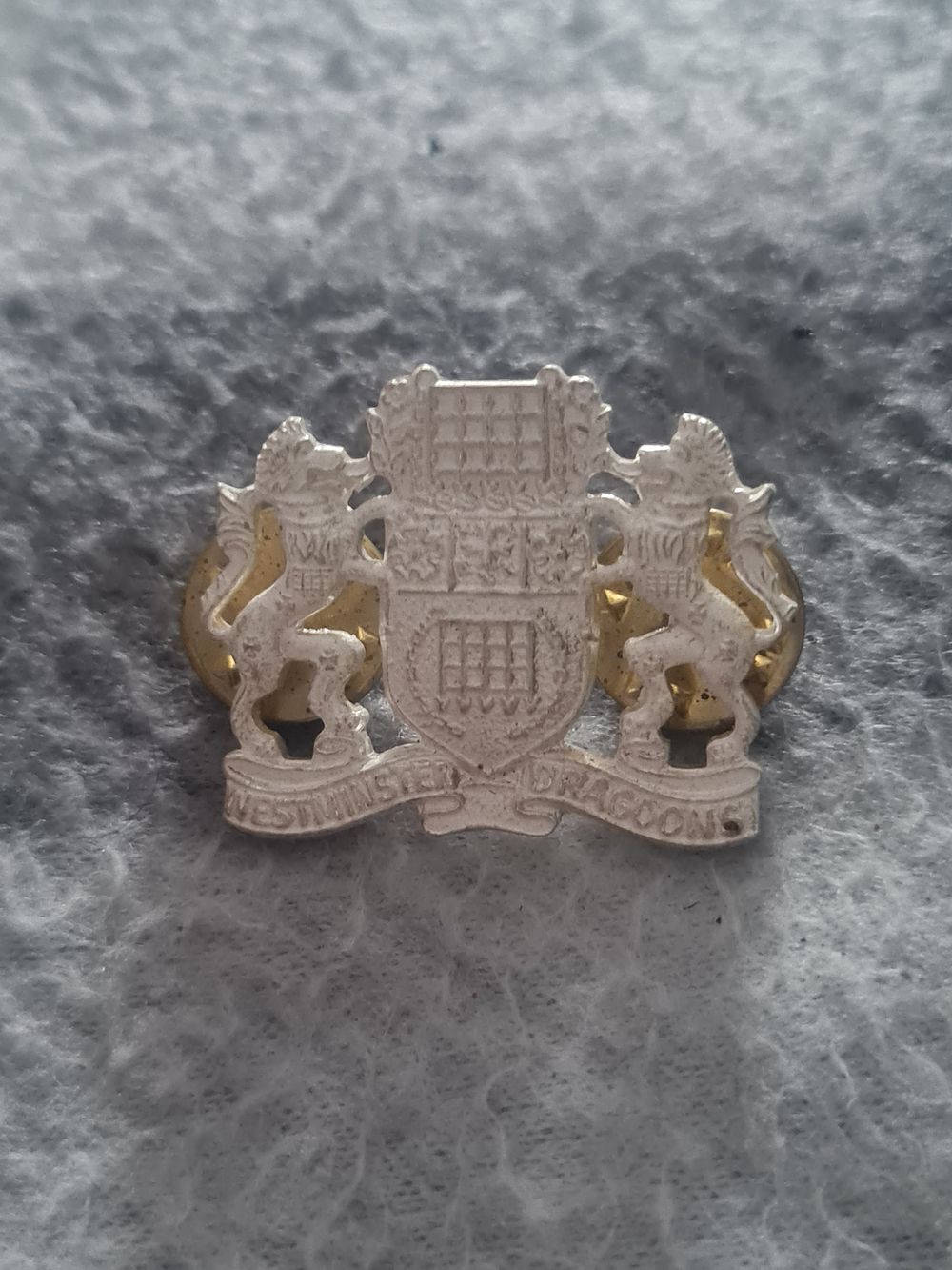 Lot 368: WESTMINSTER DRAGOONS CAP BADGE -   BRITISH ARMY UK