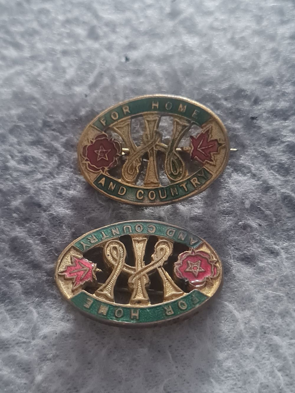 Lot 133a: Vintage badges