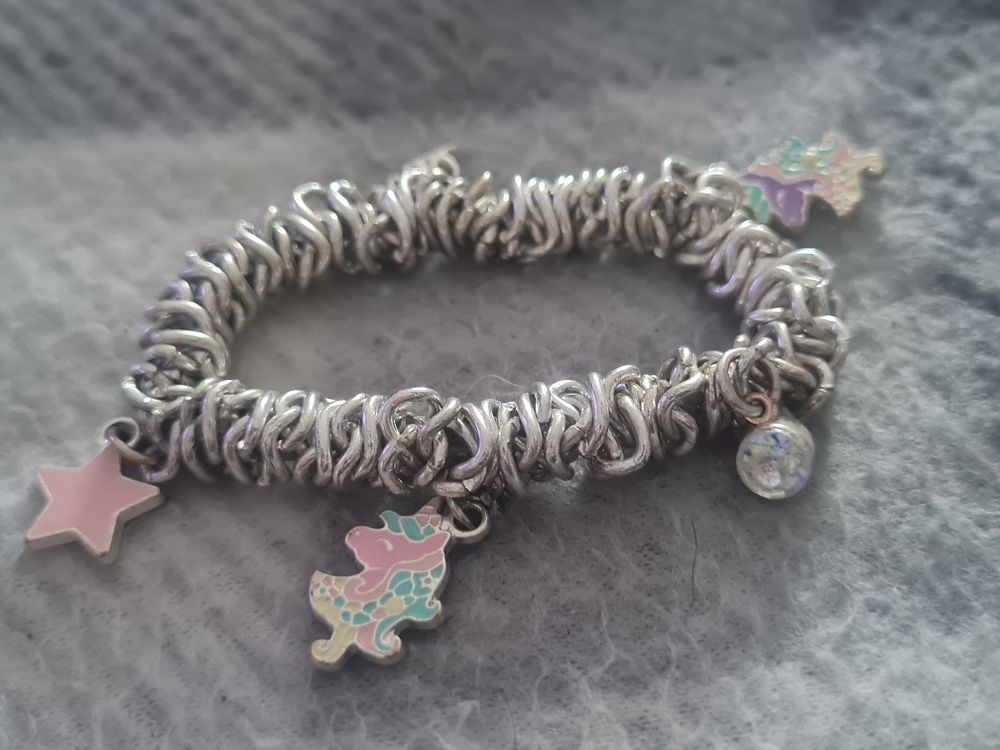 Lot 64r: Bangle