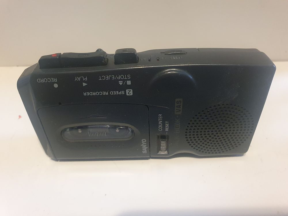 Lot 16o: Vintage tape recorder working