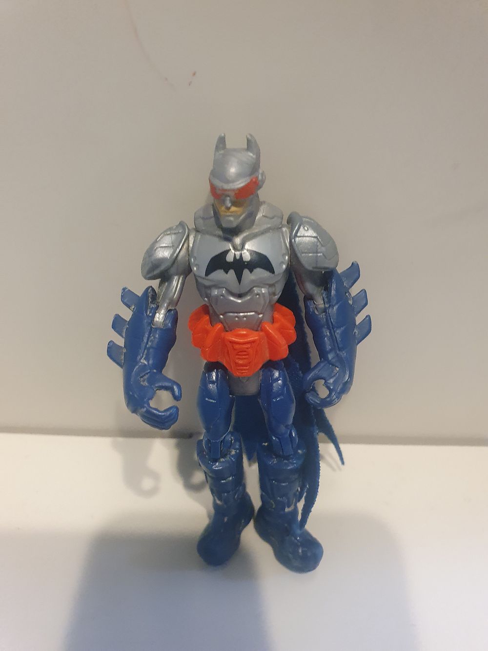 Lot 19e: Batman figure