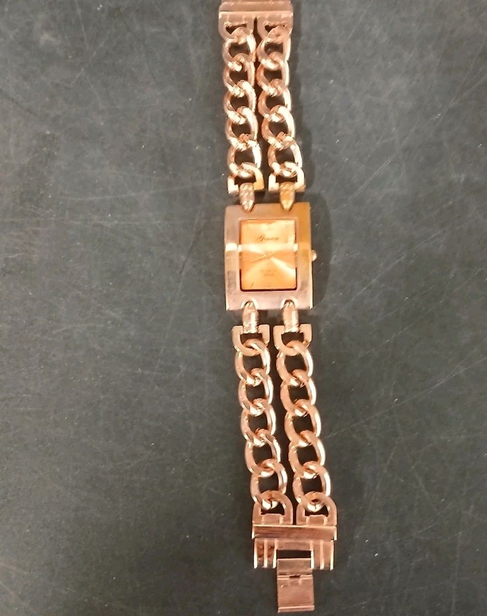 Lot 228: Ladies watch