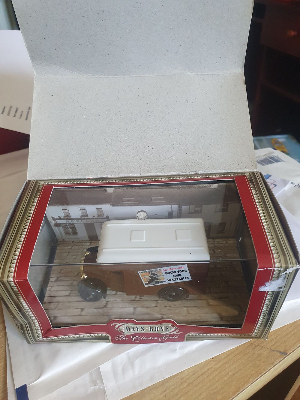 Lot 413: Boxed model