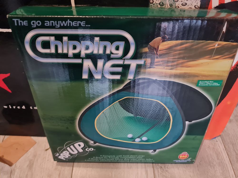 Lot 492: New golf chipping net