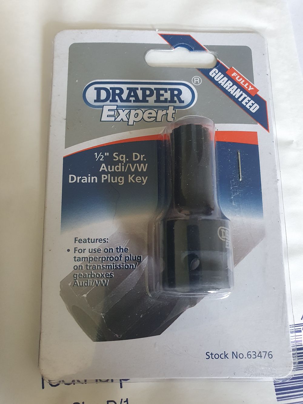 Lot 100: New draper drain plug