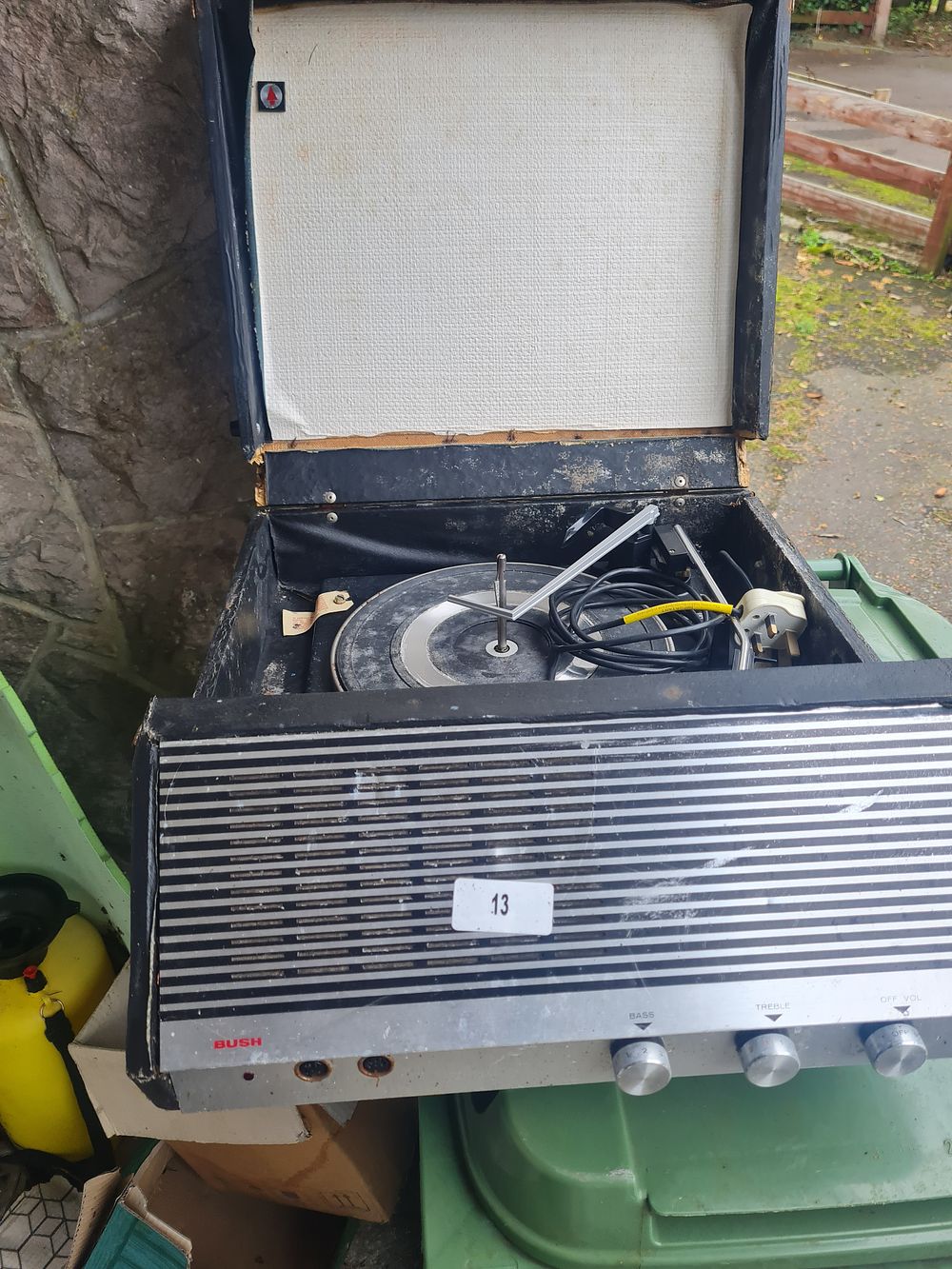Lot 195: Vintage record player