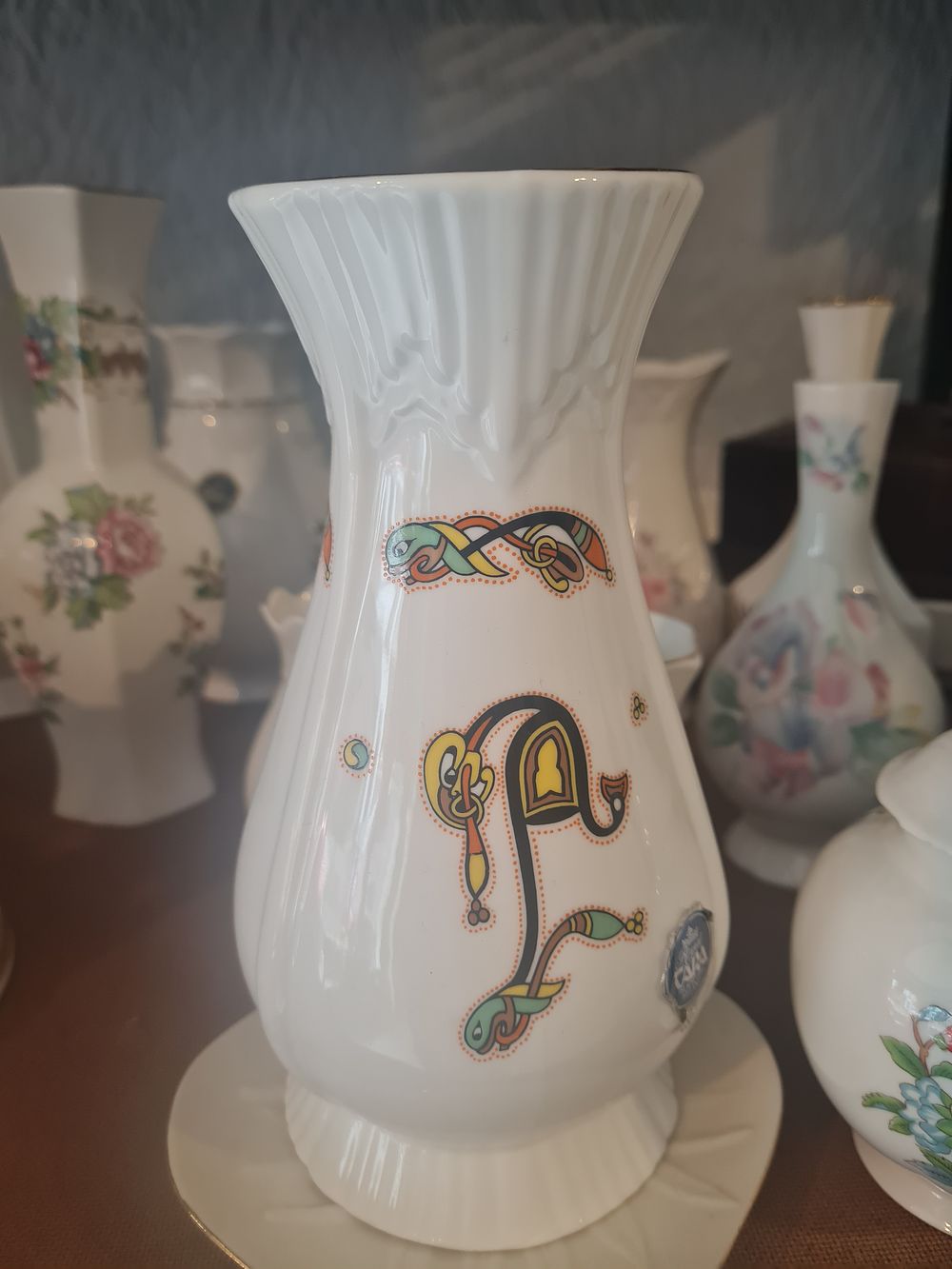 Lot 198: Large royal tara vase