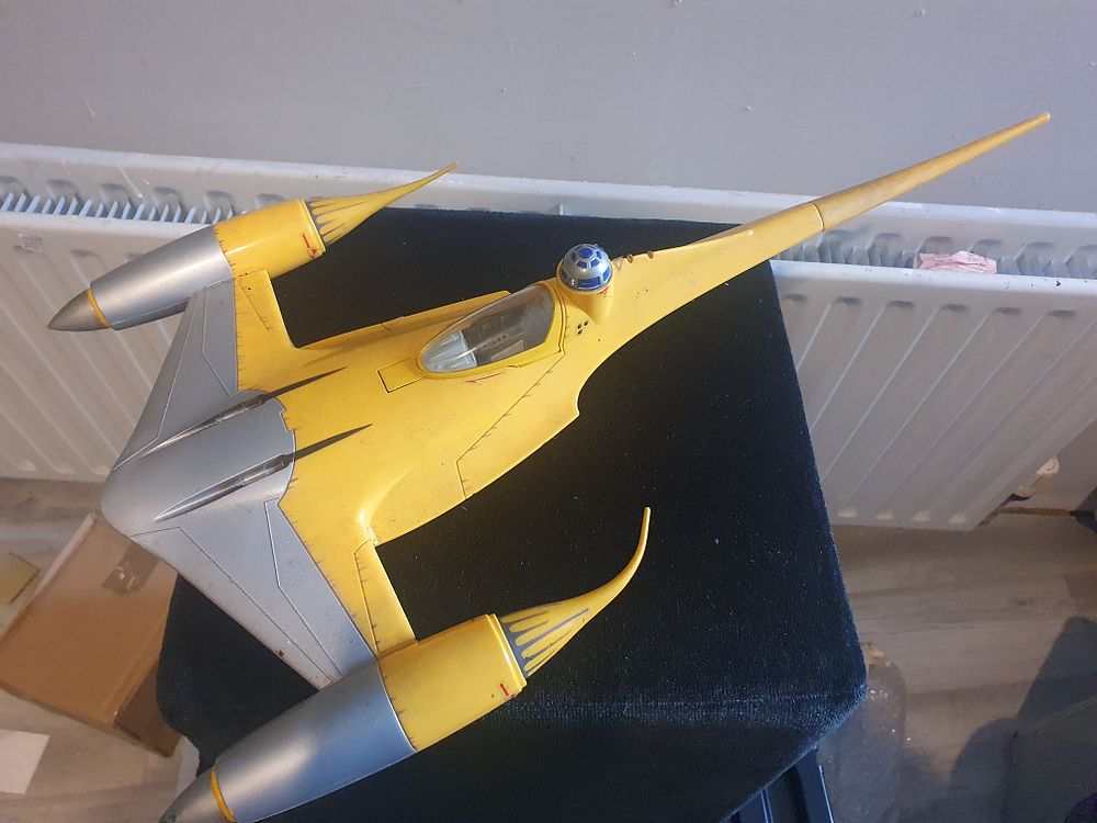 Lot 248: Vintage large star wars model