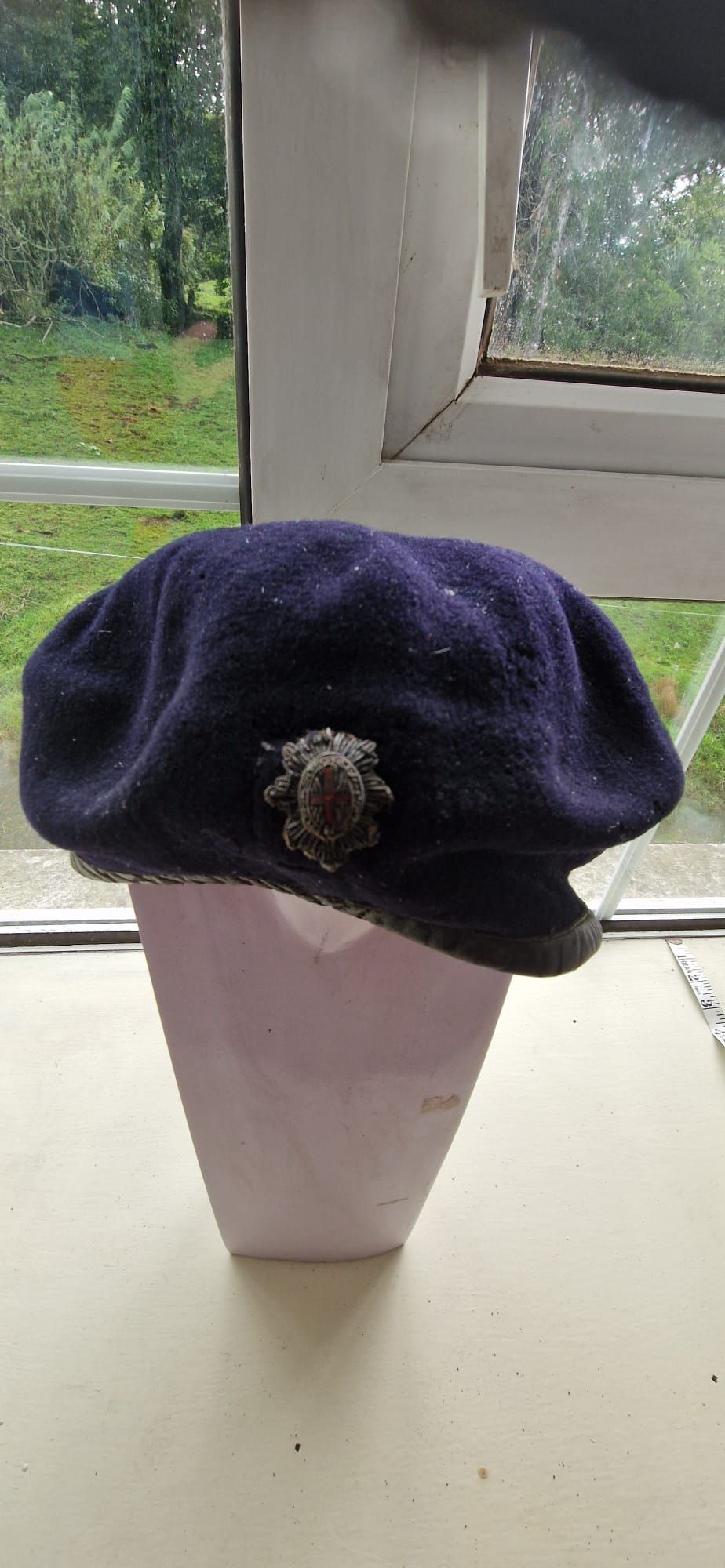 Lot 267: British Army guards division officer's beret