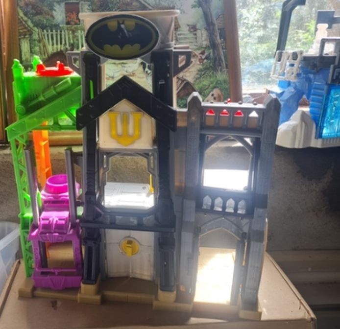 Lot 367: Batcave