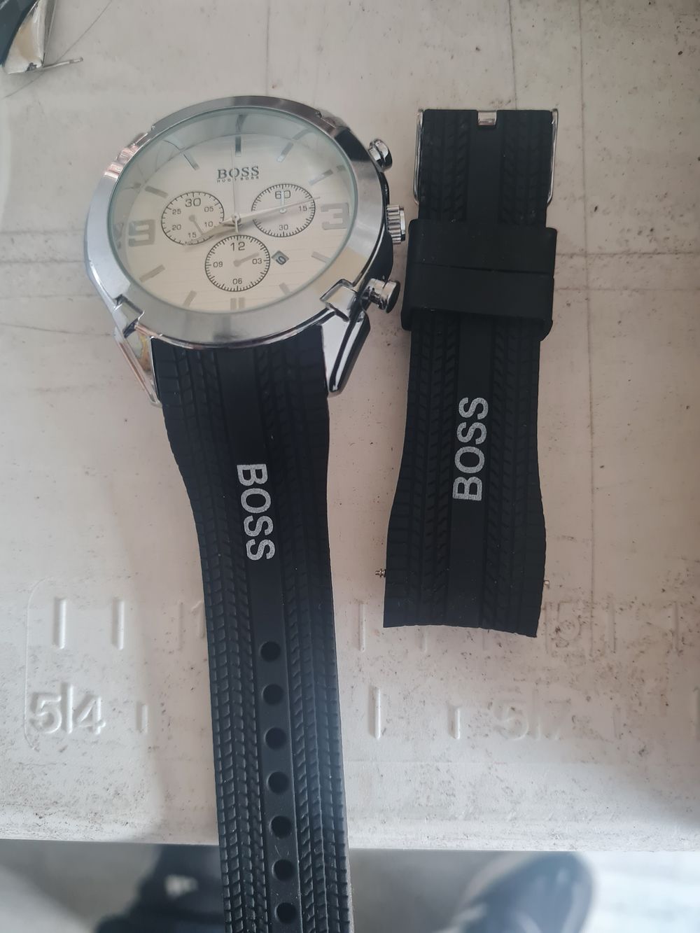 Lot 4c: Hugo boss watch pwo