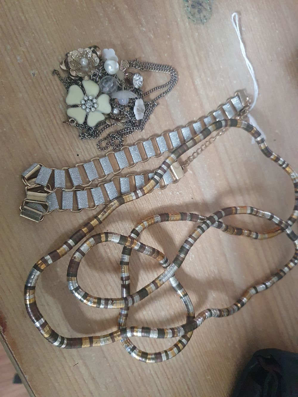Lot 101: Jewellery lot