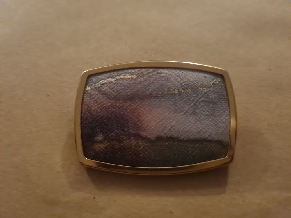 Lot 77u: Stamped brooch