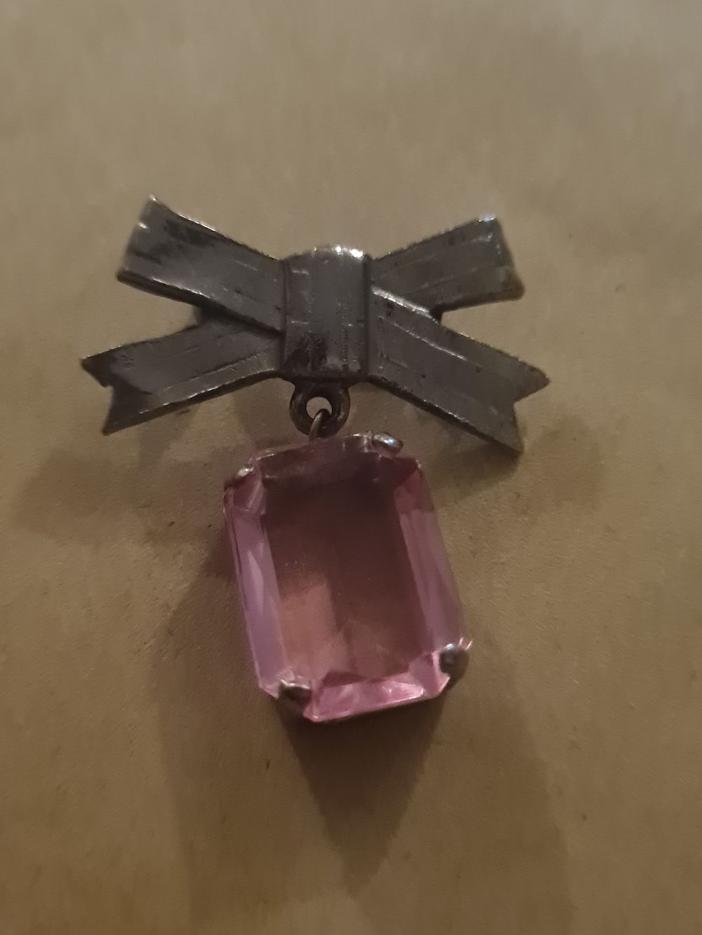 Lot 151: Vintage brooch