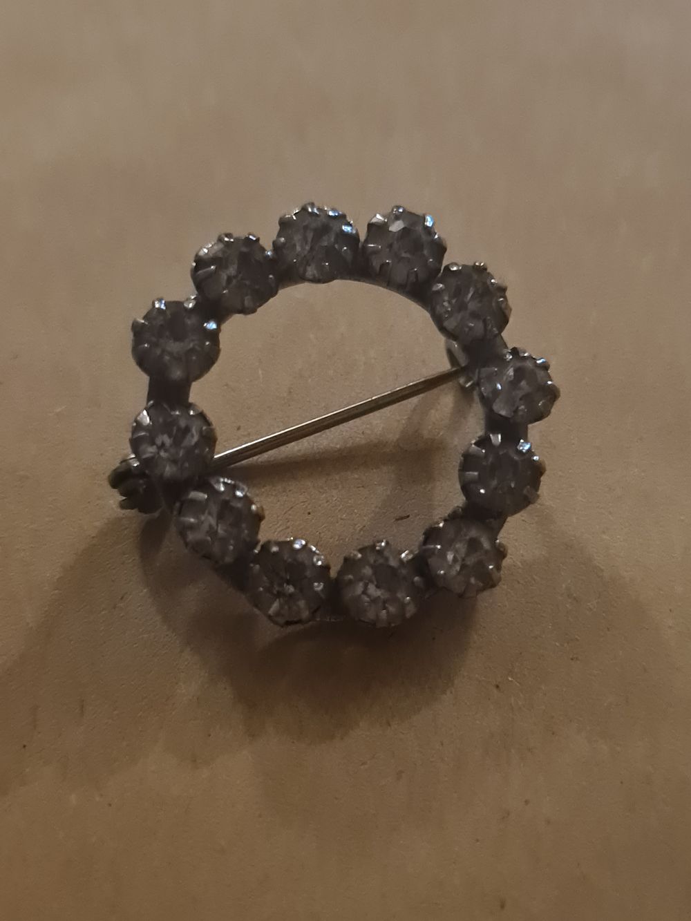 Lot 77u: Diamanté brooxh
